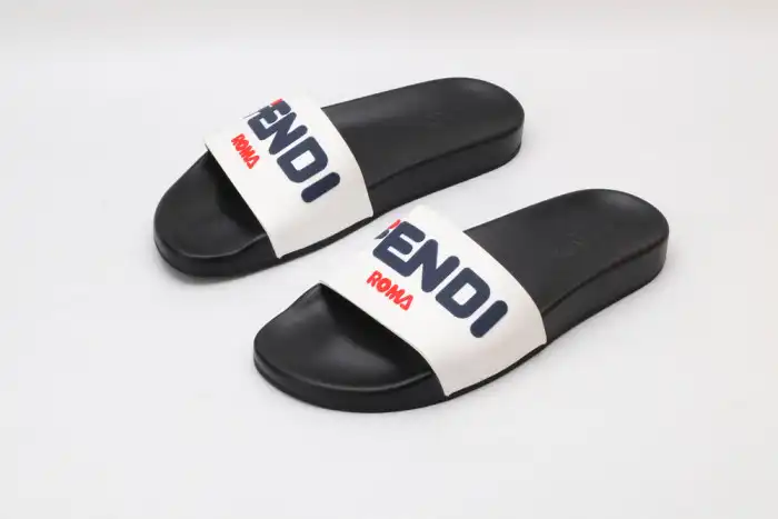 Fend1 Slippers