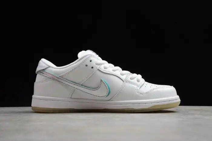 Nike SB Dunk Low Diamond Supply Co White Diamond BV1310-100