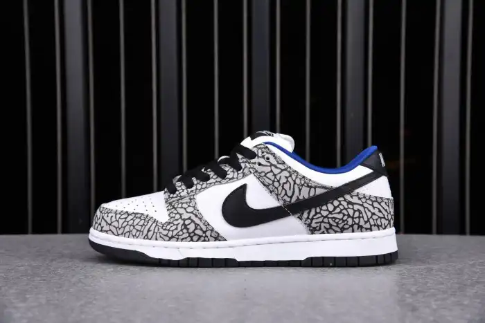 Onekick Nike Dunk SB Low White Cement (2002) 304292-001