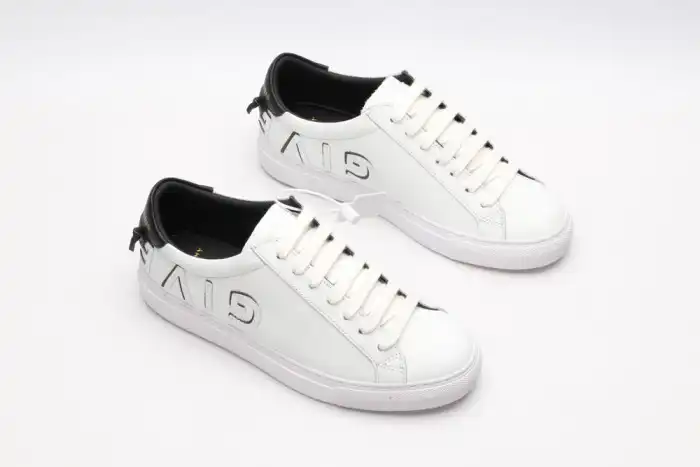 Givench LOW-TOP SNEAKER