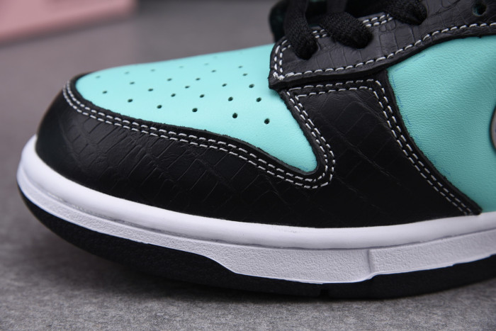 Nike Dunk SB Low Diamond Supply Co. "Tiffany" 304292-402