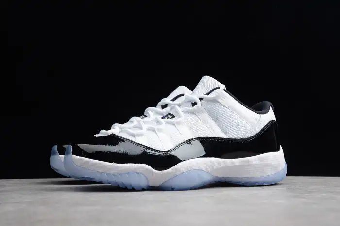 Air Jordan 11 Retro Low 