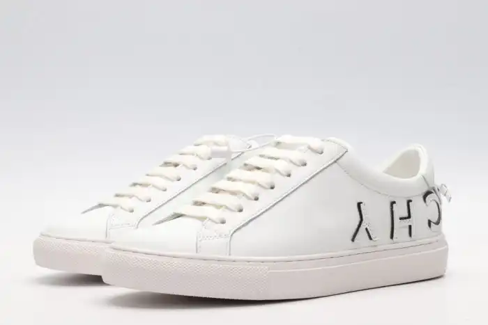 Givench LOW-TOP SNEAKER