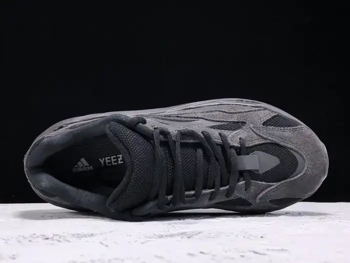 Adidas Yeezy Boost 700 V2 Vanta