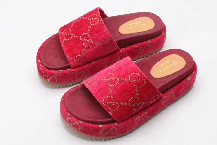 GUCC SLIPPERS