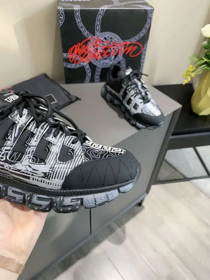 Rep Versac CHAIN REACTION SNEAKERS