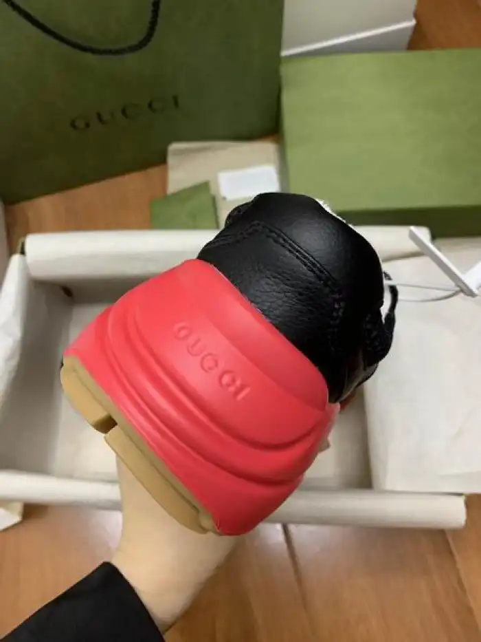 GUCC SNEAKER