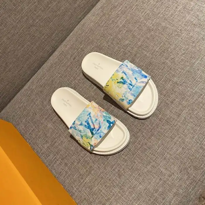 LV SLIPPERS