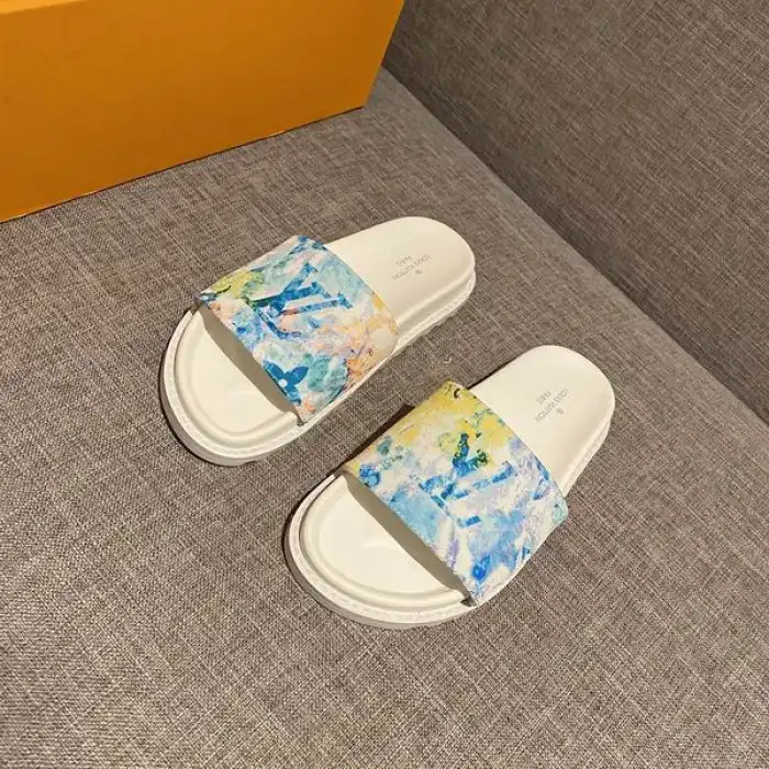 LV SLIPPERS