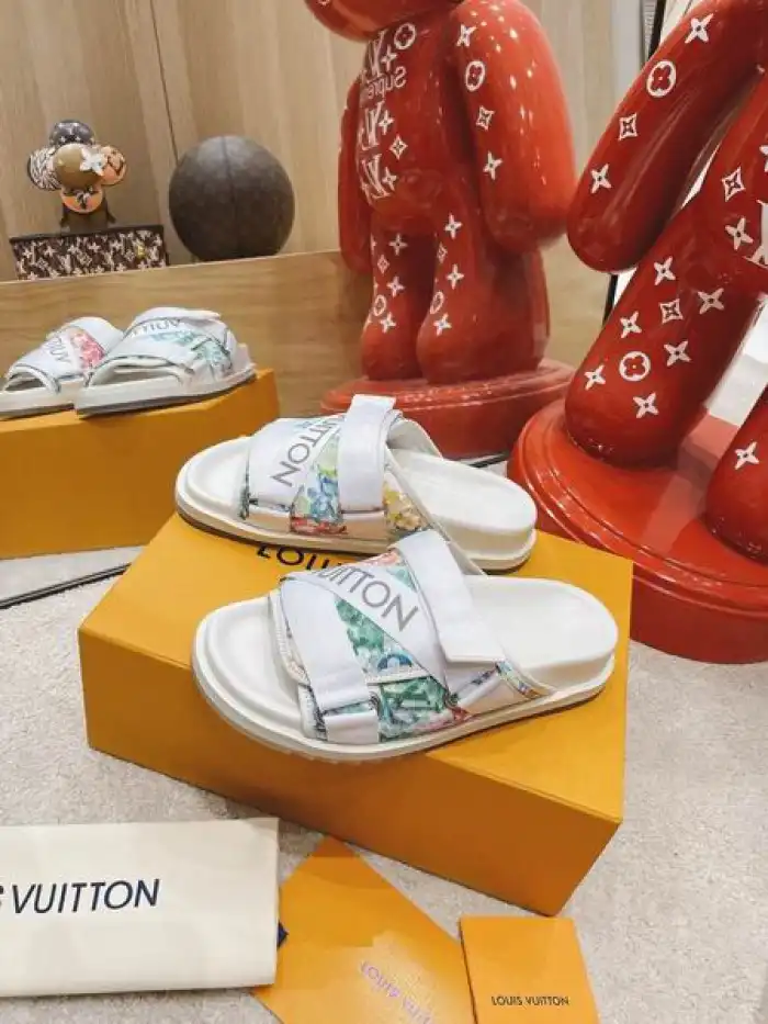 LV SLIPPERS