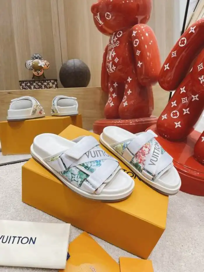 LV SLIPPERS