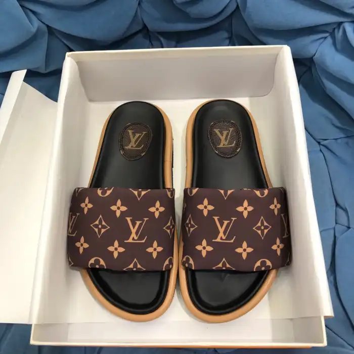 LV SLIPPERS