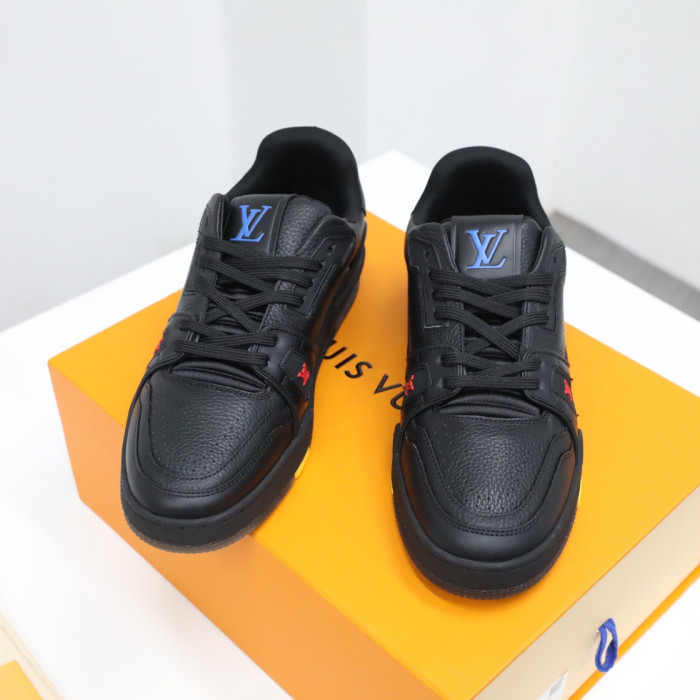 LV TRAINER SNEAKER LOW