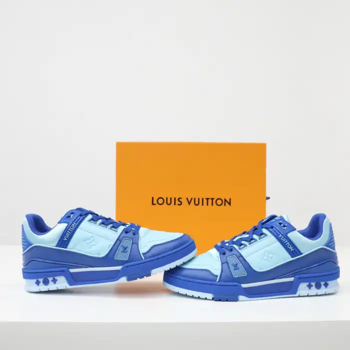 LV TRAINER SNEAKER LOW