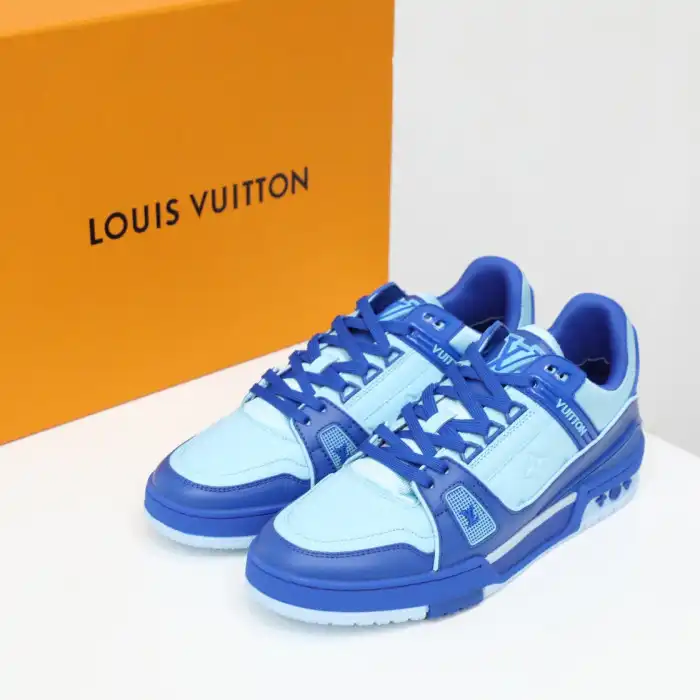 LV TRAINER SNEAKER LOW