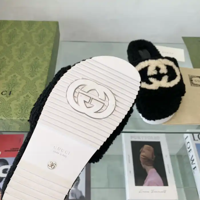 GUCC SLIPPER