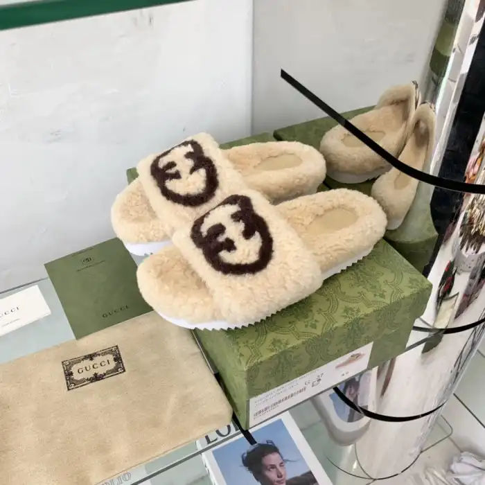 GUCC SLIPPER