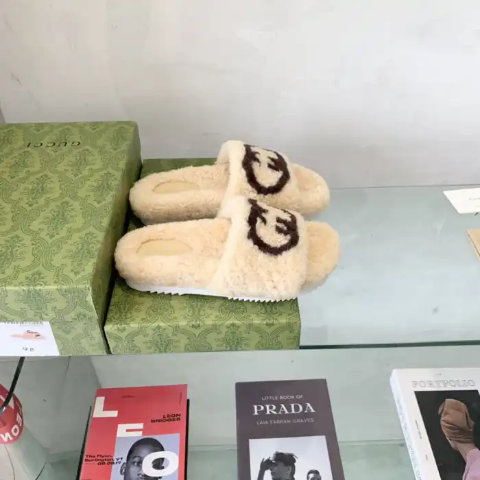 GUCC SLIPPER