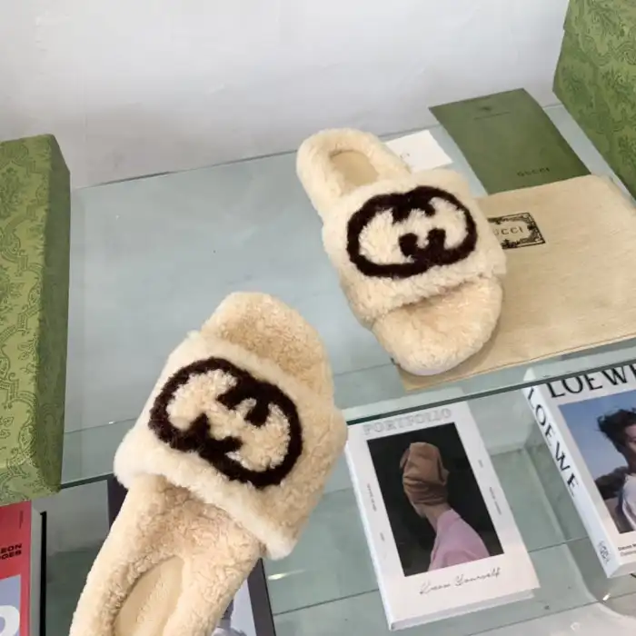 GUCC SLIPPER