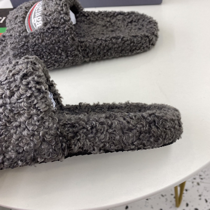 BLCG SLIPPERS