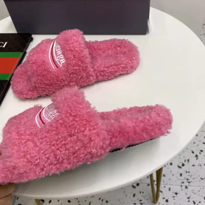 Rep BLCG SLIPPERS