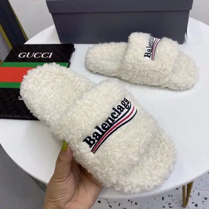 Rep BLCG SLIPPERS