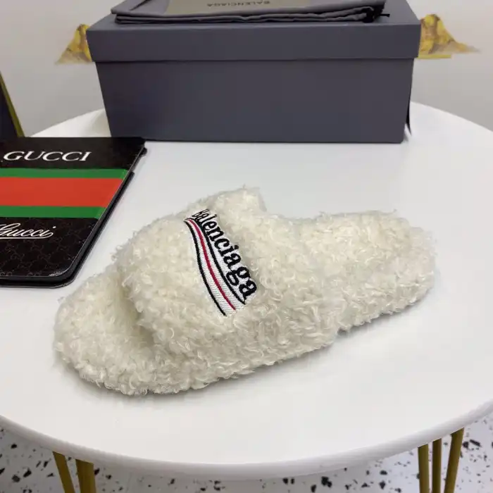 Rep BLCG SLIPPERS