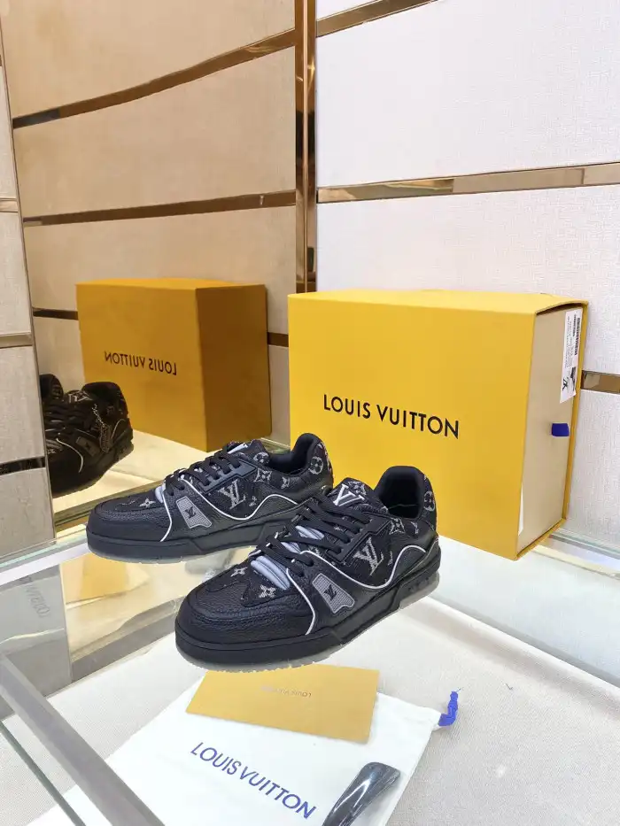 Loui Vuitto TRAINER SNEAKER