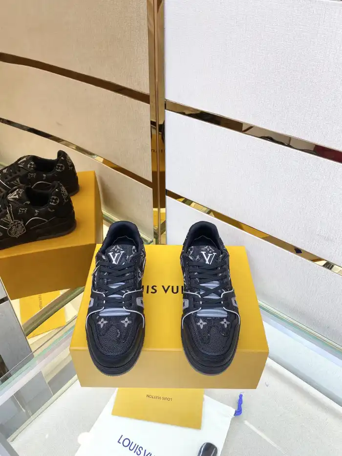 Loui Vuitto TRAINER SNEAKER