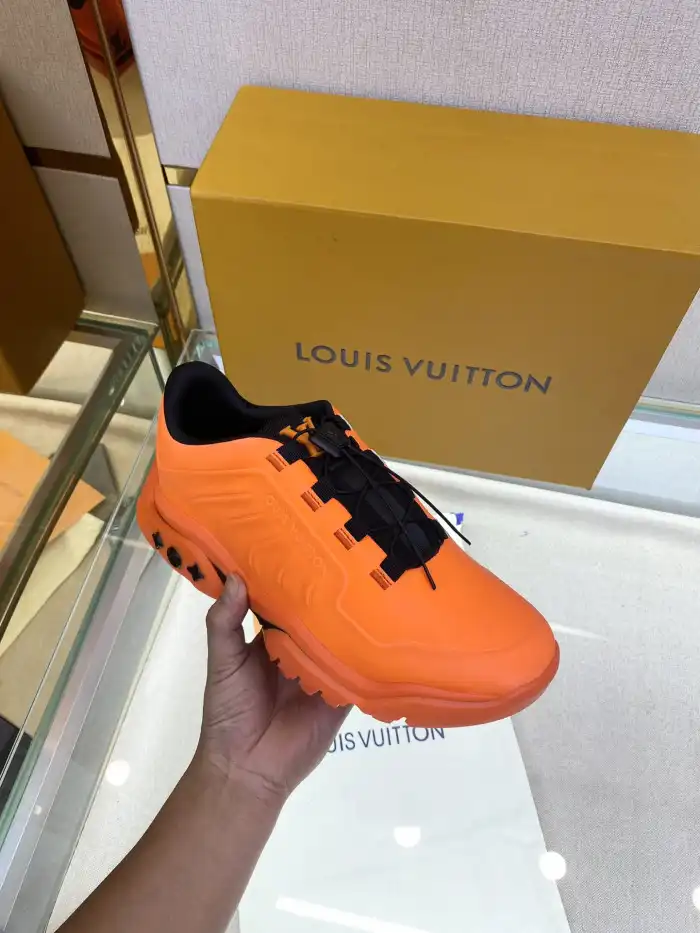 Loui Vuitto MILLENIUM SNEAKER