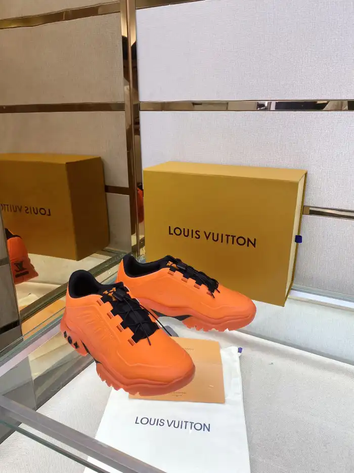 Loui Vuitto MILLENIUM SNEAKER