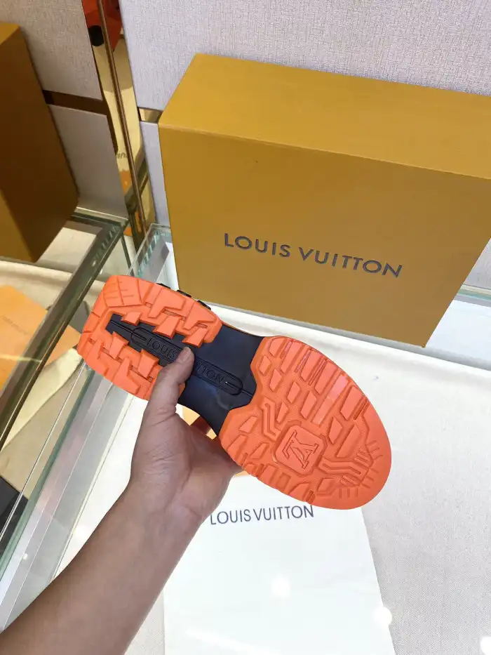 Loui Vuitto MILLENIUM SNEAKER