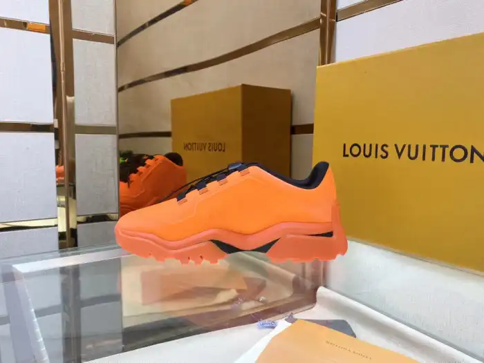 Loui Vuitto MILLENIUM SNEAKER