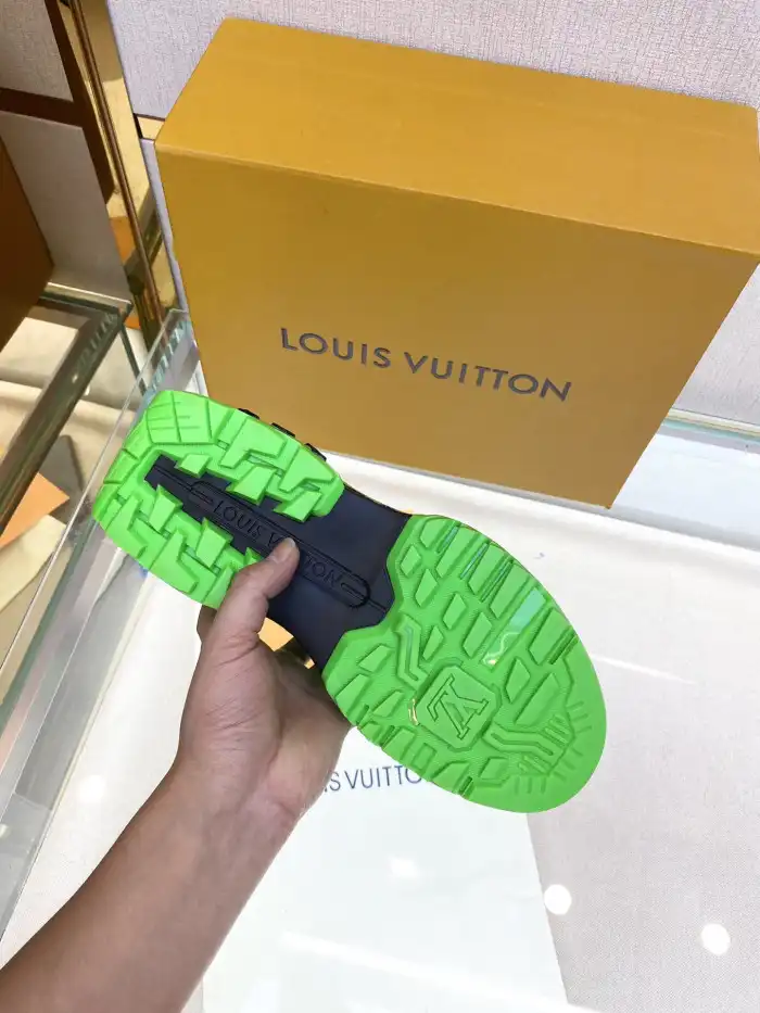 Loui Vuitto MILLENIUM SNEAKER