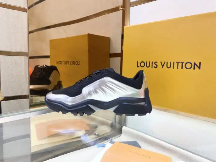 Loui Vuitto MILLENIUM SNEAKER