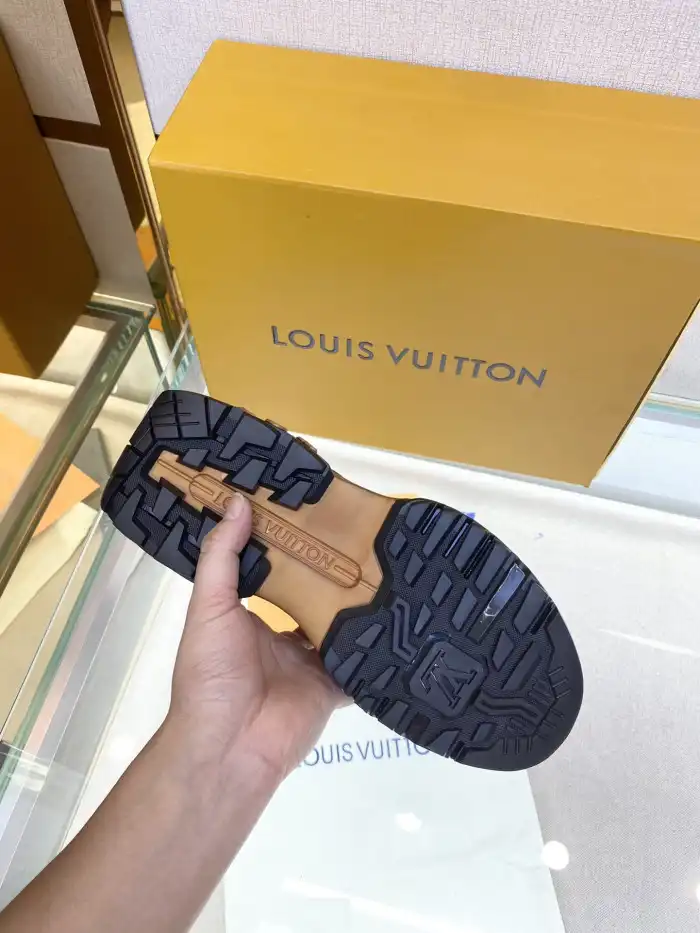 Loui Vuitto MILLENIUM SNEAKER