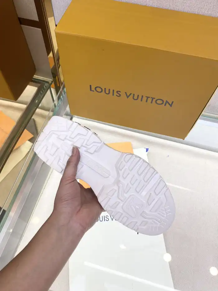 Loui Vuitto MILLENIUM SNEAKER