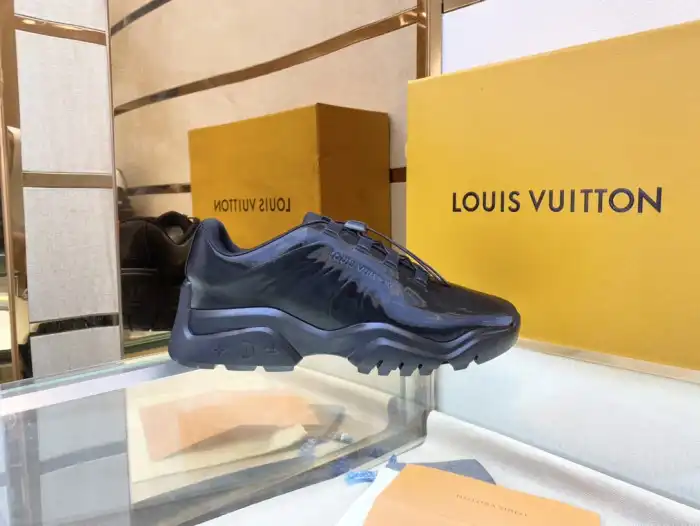 Loui Vuitto MILLENIUM SNEAKER