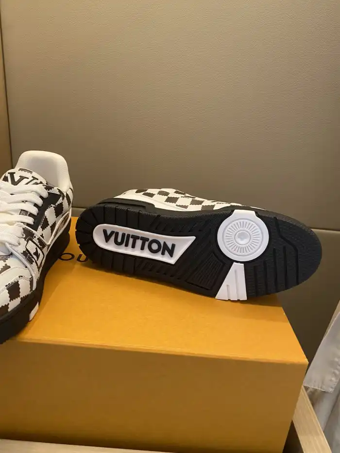 Rep Loui Vuitto TRAINER SNEAKER