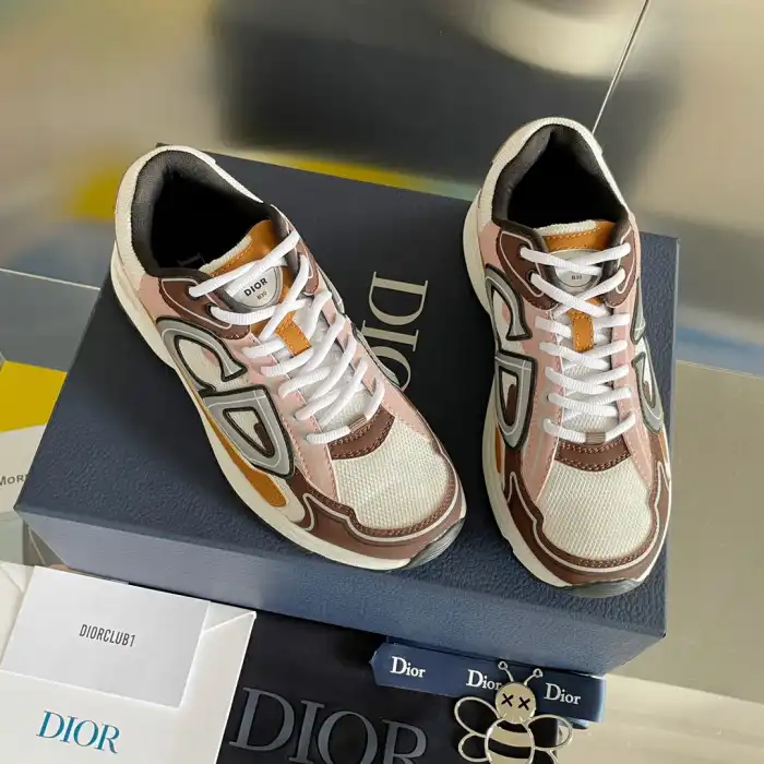 DR B30 Sneakers