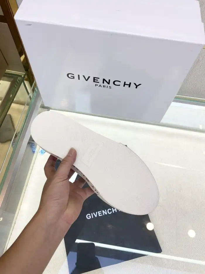 Cheap Givench Spectre Low-TOP SNEAKER