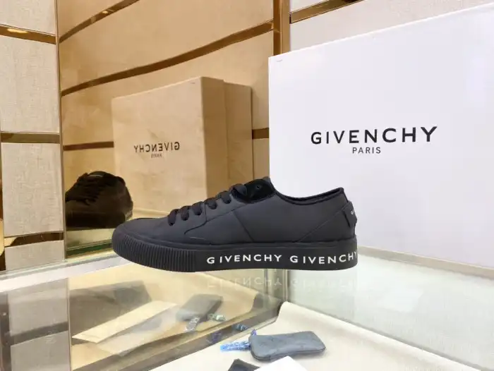 Rep Givench Spectre Low-TOP SNEAKER