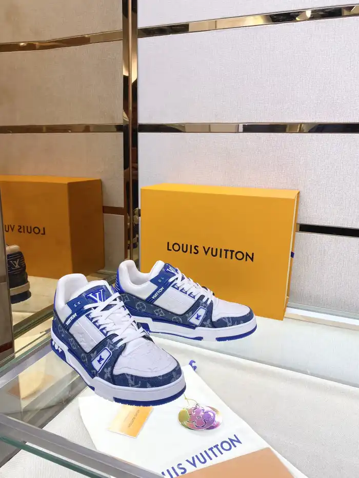 Loui Vuitto Low-Top SNEAKER