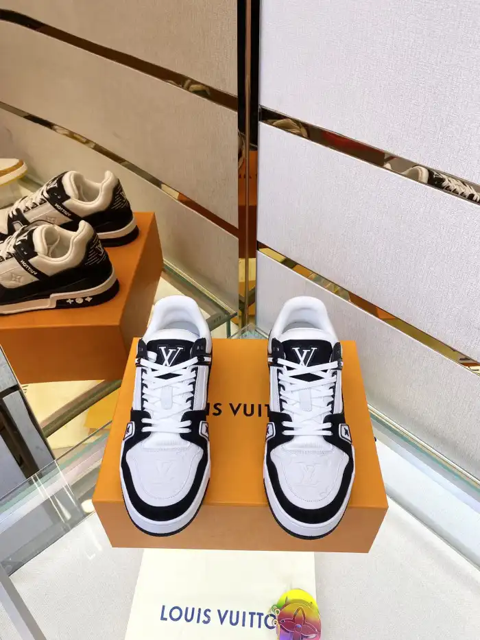 Cheap Loui Vuitto Low-Top SNEAKER