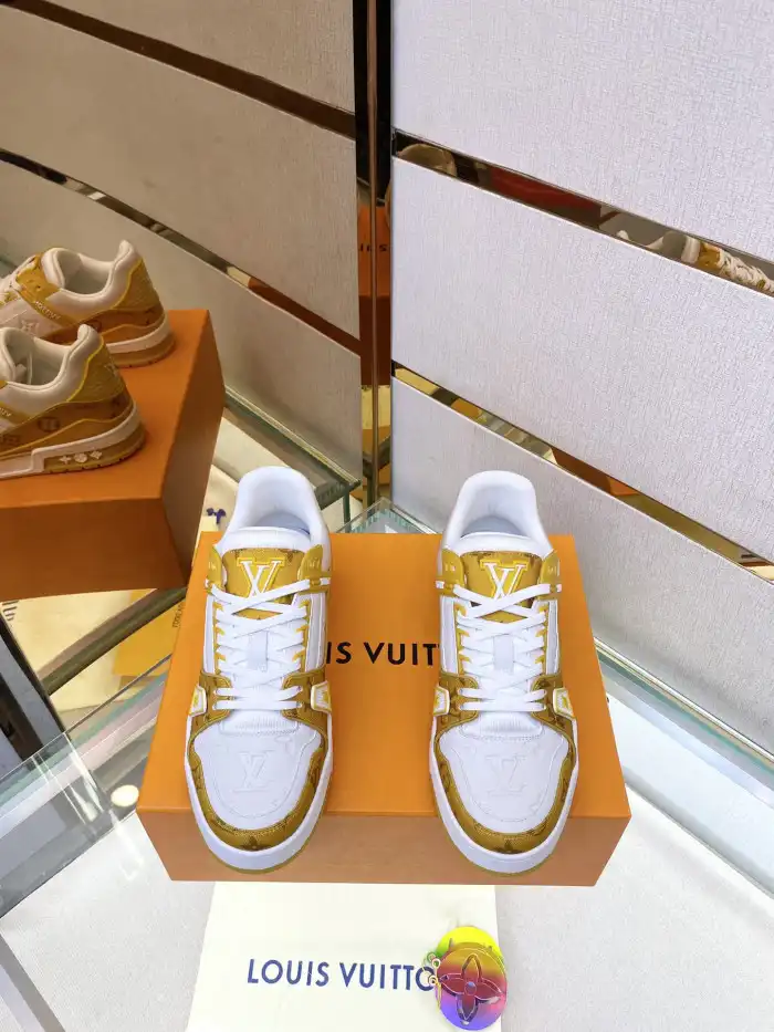 Loui Vuitto Low-Top SNEAKER