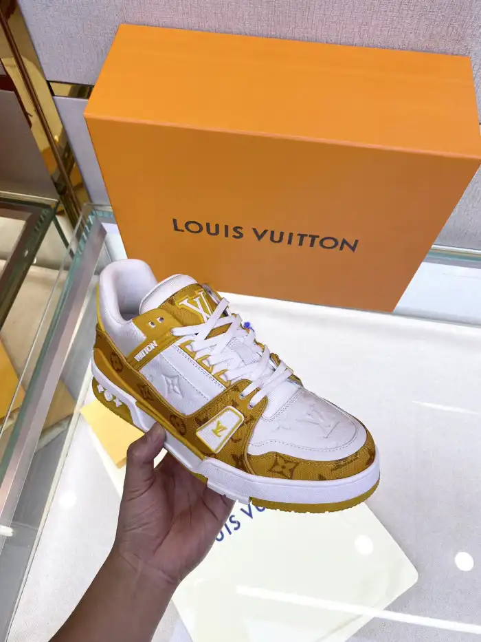 Loui Vuitto Low-Top SNEAKER