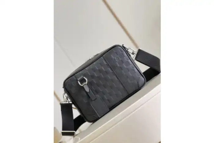 LV BAG 27.0 X 18.0 X 7.0 CM