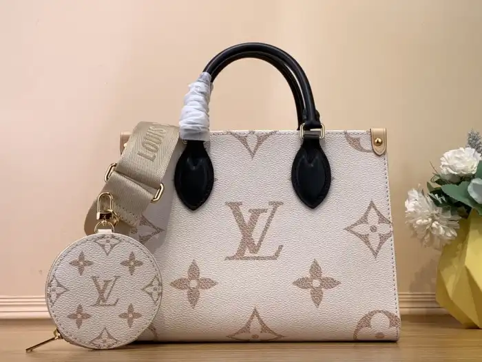 LV bag OnTheGo mini Sjh