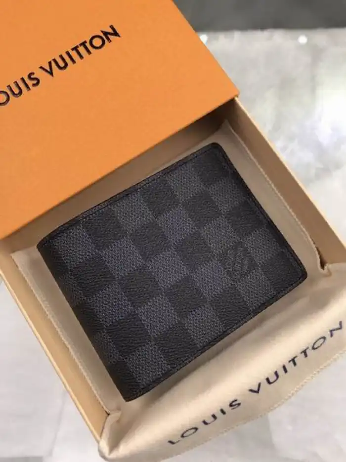 LOUI VUITTO WALLET N63261 11.5*8