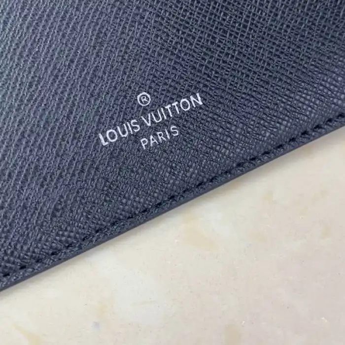 LOUI VUITTO WALLET M69538 11.5*9*1.5